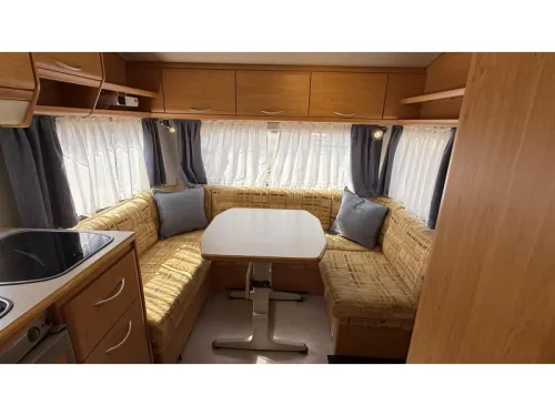 Knaus Blue Line 450 TF franz&ouml;sisches Bett Rundsitzgruppe Toilette Foto: 11