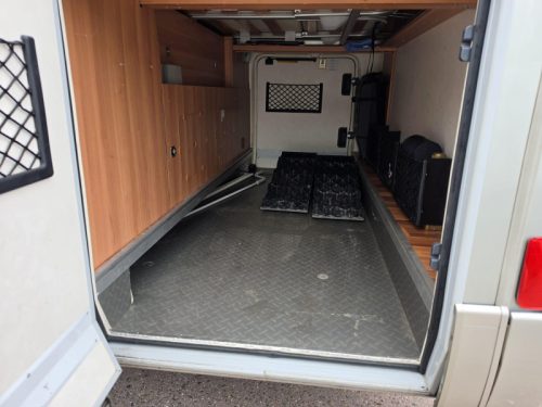 Hymer T 698 CL Queensbed, Omvormer etc.  foto: 16