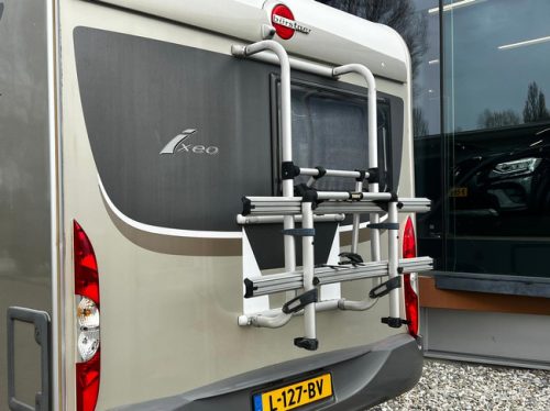 B&uuml;rstner New Coupling | French Bed | 4 Pers | Off Grid | Electric Lift Bed photo: 10