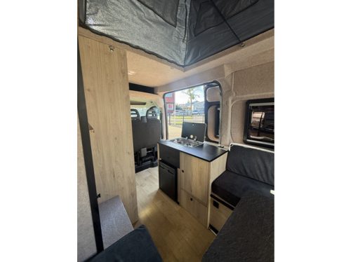 Fiat Kastenwagen professioneller Eigenbau 3.0 Multijet 177 PS Euro 5 Querbett Hubdach Toilette Webasto Standheizung Klimaanlage Markise Fahrradtr&auml;ger Anh&auml;ngerkupplung Foto: 19