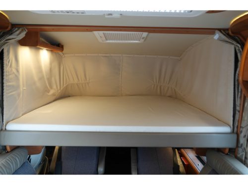Carthago CHIC C-LINE I XL 5.5 LE 3.0 177 HP FULL OPTIONS !! LONG BEDS PULL-DOWN BED LEVEL SYSTEM 4 SOLAR PANELS 2x 200AH LITHIUM BATTERIES TV photo: 16