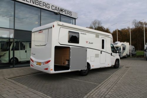 Dethleffs 7052 DBM Just 90 Queenbed + Hubdach ger&auml;umige Garage (94 Foto: 9