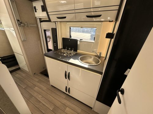 McLouis Glamys 320 NEW 8-Berth Overcab 140HP photo: 11