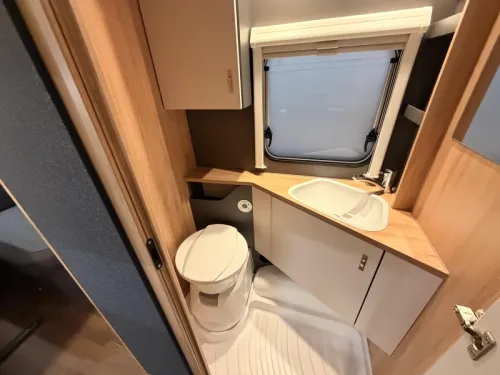 Knaus Sport 460 EU 1800KG + Lits jumeaux photo : 9