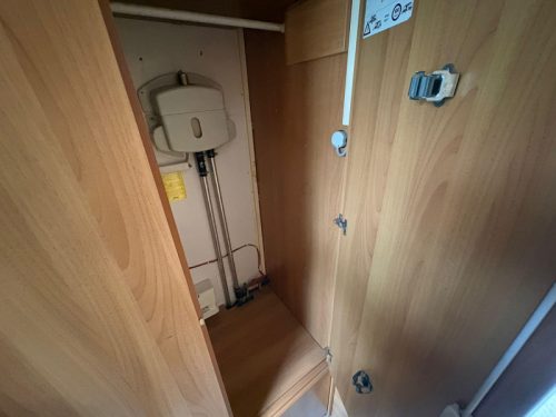 Knaus Travel-Liner 708 Festbett, Hubdach, 130PK Foto: 18