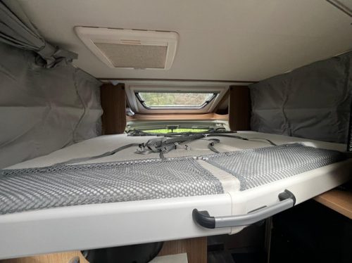 Autocaravana Perfilada Carado T 338 | Control de crucero | Toldo | C&aacute;mara de marcha atr&aacute;s | Ducha | WC | 4 Plazas para dormir | TV con sat&eacute;lite autom&aacute;tico foto: 18
