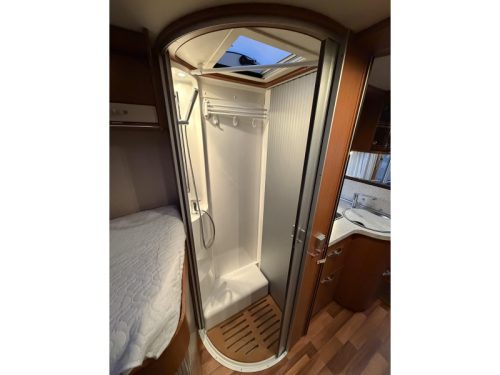 Hymer B678 Single beds-Alde-Air suspension  photo: 10