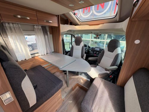Weinsberg CaraSuite 700 MEG Lits Jumeaux,Lit escamotable,Climatisation photo : 10