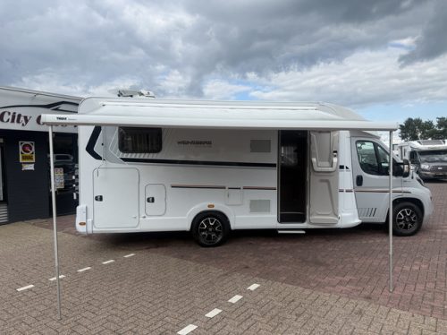 Weinsberg CaraSuite Edition IC-line 700 MEG 140 PS Euro 6 L&auml;ngsbetten+Hubbett elktr Sch&uuml;ssel TV Garage Fahrradtr&auml;ger Markise Fliegengitter T&uuml;r Kamera Foto: 3