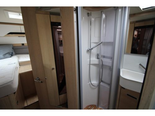 Hymer BMC-I 580 Hubdach | Solar | Fahrradtr&auml;ger | Automatik | Hubdach | Solar | Fahrradtr&auml;ger | 9Traps Aut foto: 23