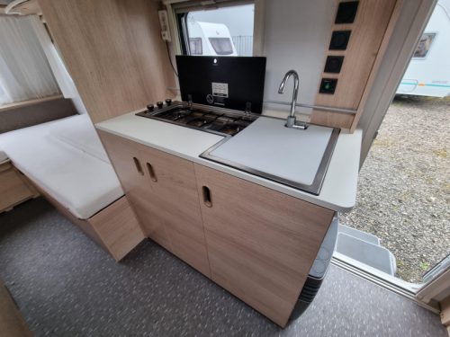 Adria Aviva 492 LU Mover and Unico awning photo: 10