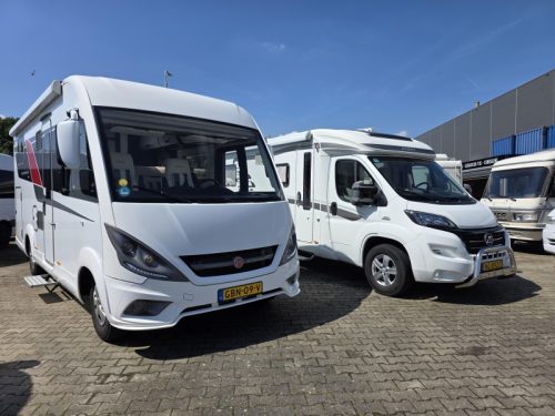B&uuml;rstner Elegance 695 G Queensbed FULLY LOADED 2017 photo: 4