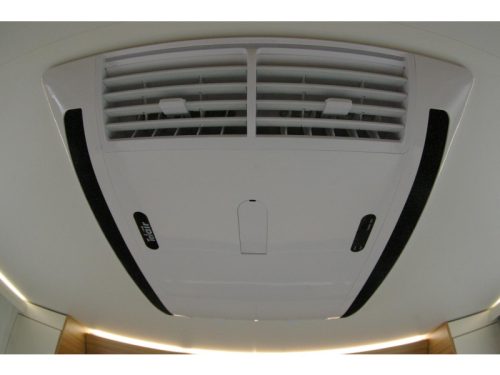 Adria Sonic Axess 700 SC Queensbed, Hubdach, Garage Foto: 14