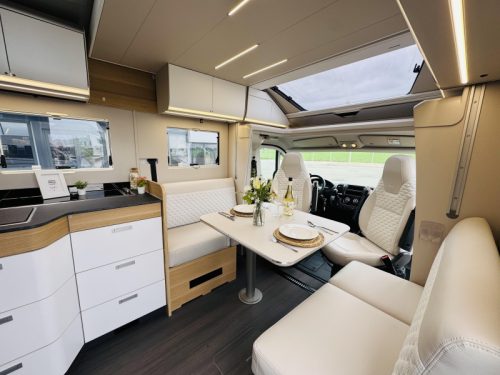 Adria Matrix Plus 670 DL Automaat Lithium Airco photo: 13