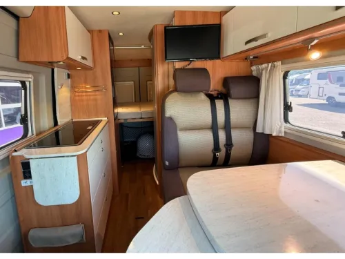 Hymer Grand Canyon CL 4 berths photo: 7