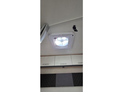 Sunlight T 65 T65 neat 4 pers. camper photo: 12