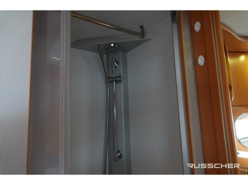 Frankia T680BD | Holiday Class | 130Pk | C&aacute;mara de marcha atr&aacute;s | Panel solar | 16'' foto: 11