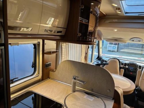 Hymer B584 B588 - automatic - low KM photo: 8