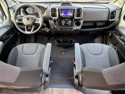 Carado CVE 640 8T Automatic-Longitudinal beds photo: 10