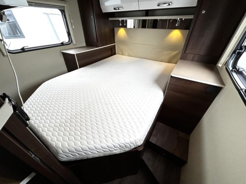 CI Elliot Queensbed/2016/pop-top roof! photo: 9