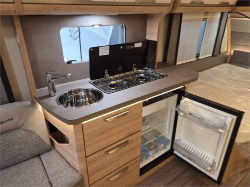 Knaus Sudwind Black Selection 450 FU Foto: 5