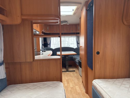 Hobby De luxe Easy 495 UL Mover/Bike rack/Awning photo: 7