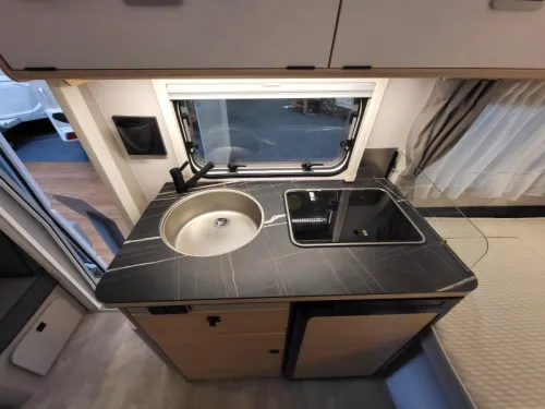 Eriba Touring 530 Silver Edition, komplett Foto: 12