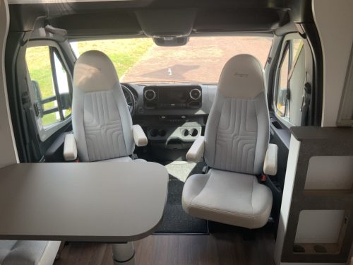 B&uuml;rstner Lyseo Harmony Line 690, AUTOMAAT, Mercedes Sprinter 2.2 163 Pk Enkele-bedden, hefbed, Luchtvering, Bj. 2020 &ldquo; Ihr Wohnmobil-Verkaufsvermittler Wohnmobilzentrum on the road Marum Foto: 5