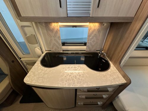 Hobby De Luxe 460 LU photo: 14