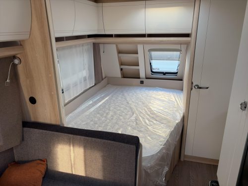 Hobby De Luxe 400 SFE Model 2027 photo: 2