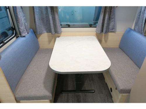 Weinsberg CaraLife 470 EU AIRCO+RANGIERHILFE+KASSETTENMARKISE Foto: 9