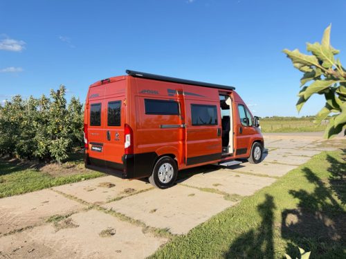 P&ouml;ssl Summit 600 Prime 180HP/AUTOMATIC/SOLAR PANEL/SKYROOF/RADIO WITH CARPLAY/UNIQUE COLOR/ photo: 3