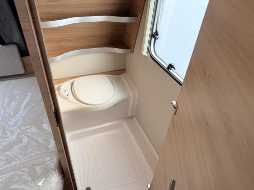 Knaus Sudwind Black Selection 450 FU photo: 8