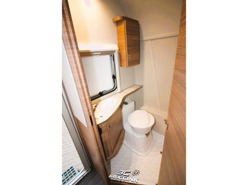 Knaus Sport E-Power Selection 400 QD DWARS BED 210CM AIRCO foto: 10