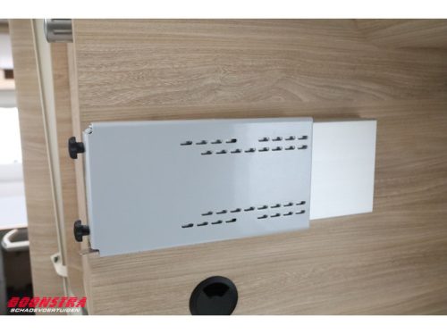 Knaus Sudwind 500 EU Rangierhilfe L&auml;ngsbetten Rundsitzgruppe 60-Jahre Edition Foto: 22