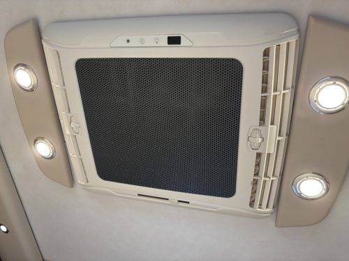 LMC Comfort T LITS JUMEAUX + BANQUETTE RONDE CLIM DE TOIT 150CV 6.99M photo : 20
