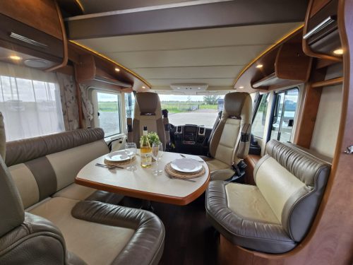 Carthago C-Tourer I 147 Levelsysteem ALKO Chassis Foto: 1
