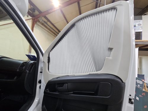 MC LOUIS SOVEREIGN 473 | single beds + pop-top roof photo: 16