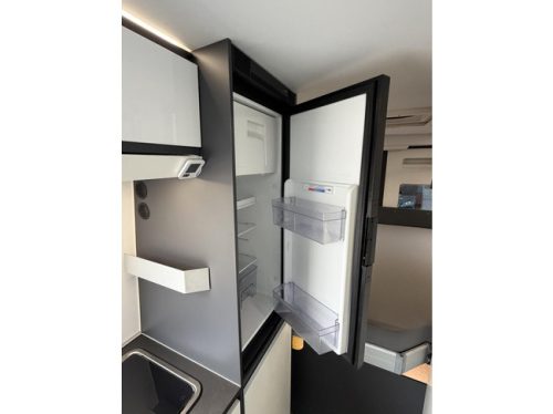 Adria Twin Supreme 640 SGX Solarpanel Skyroof Markise LED TV Foto: 17