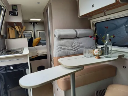 B&uuml;rstner Delfin C 621 - L&auml;ngsbett - Anh&auml;ngerkupplung Foto: 1