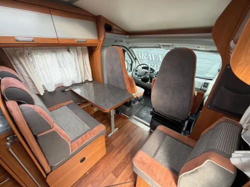 Dethleffs Esprit 6870 I GARAGE/GROSSES BETT/SCH Foto: 6