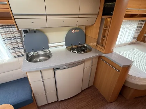 Fendt Saphir 510 TFB French bed dinette toilet photo: 4
