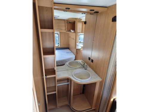 B&uuml;rstner Ventana 460 TS Mover-Awning with front wall photo: 12