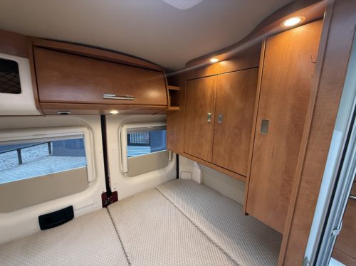 Carthago Malibu van 540 DB 177 PS sehr kompakter Kastenwagen 9-Gang-Automatik Querbett Goldschmitt Luftfederung niedriges Bett Markise Fliegenschutzt&uuml;r Remis Foto: 20