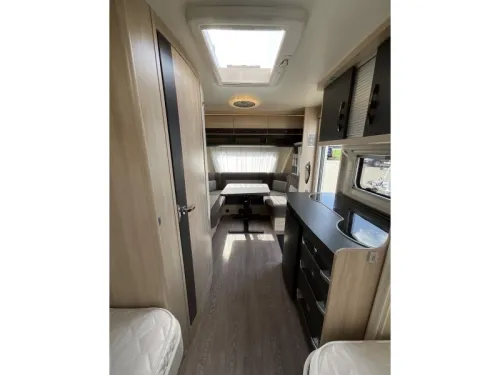 Hobby De Luxe Edition 460 LU EINZELBETTEN-RANGIERHILFE Foto: 5