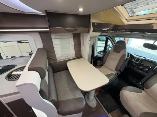 Chausson Welcome 728 EB Queensbed Pop-top roof 42000 km photo: 9