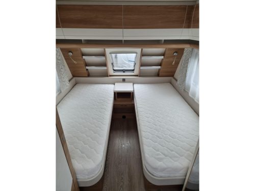 Hobby De Luxe 495 UL Einzelbetten-Mover-Airco Foto: 9