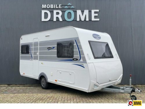 Caravelair Antares Artica 465 Transverse bed / Awning.
