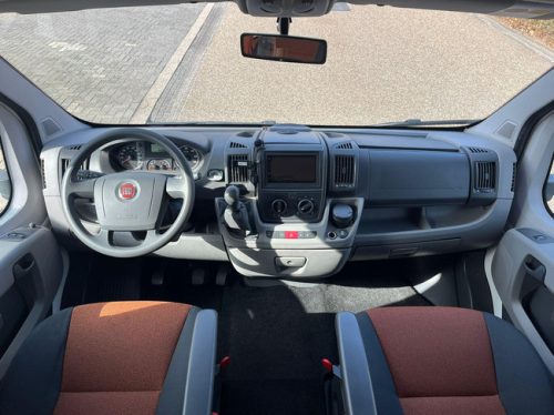 Chausson Flash 08 | Fiat Ducato 130 MultiJet | Awning | Camera | Bike rack | Air conditioning (engine compartment) | Carplay | TV | Pilot seats photo: 9