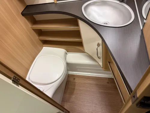 LMC Musica 490 E 2 BETTEN RUNDSITZGRUPPE RANGIERHILFE TOP Foto: 14